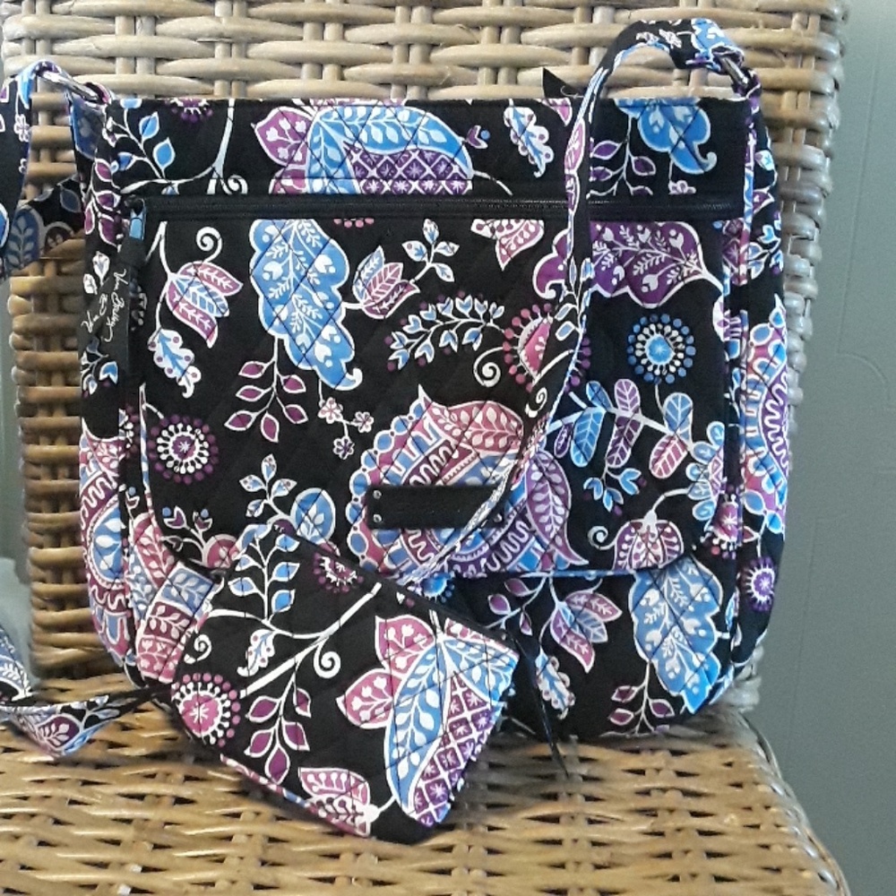 Vera Bradley crossbody purse plus coin purse